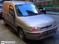 在国内很少见的VAN式货车，法国标致Partner实拍