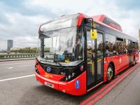 比亚迪“伦敦红”上新了 ！在英累计交付超200台