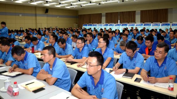 法士特集团召开“不忘初心、牢记使命”主题教育总结会