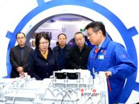 国家发改委产业司副司长李忠娟调研法士特