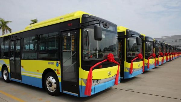110辆金龙纯电动公交再赴楚雄 助力“中国彝乡”高质量绿色出行