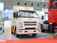 国六江铃顺达轻卡迎来大升级,前脸变得更好看,内饰也更豪华了