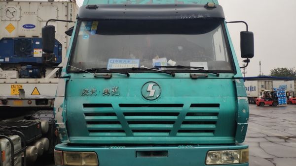 偶遇运营11年的陕汽奥龙，配置在当年非常的先进，现在看依然经典