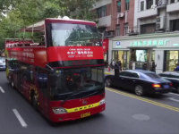 安凯双层敞篷客车成为央视直播大巴，带你“打卡”上海景点