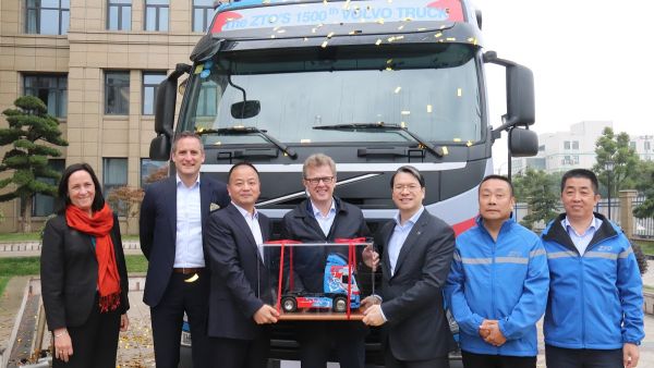 沃尔沃卡车向中通快递集团交付第1500台卡车