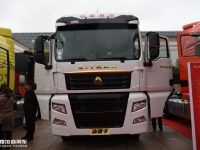 国六版重汽汕德卡再升级,采用600马力发动机,驾驶室也更舒适了