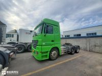 退役的日版奔驰卡车实拍,V8动力+气囊悬架,在当年可是不容小觑