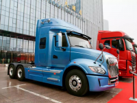 超级远征者！江淮格尔发重卡2020商务年会中的格尔发V7长头卡车