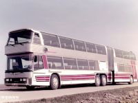 带您回忆80年代我国的公路铰接车，坐这些公交大长的，孩子都上小学了