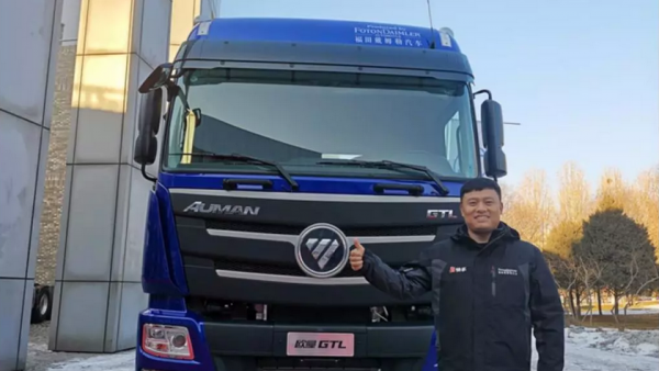 百公里油耗26升，老司机说：“有了欧曼AMT重卡，我更爱开卡车了”
