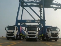 媒体联播丨中国重汽无人驾驶集装箱卡车整船作业引发媒体强烈关注