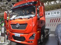 国六东风天龙重卡大升级,终于迎来自产王牌动力,内饰也舒适多了!