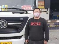 他们都是平凡的人,只因披上了战袍,成为当下的英雄!