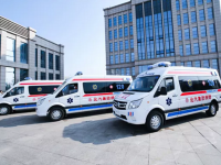 北汽集团捐赠40辆福田图雅诺负压救护车正式发车 现场追赠20台