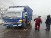 责任与坚守， 江淮轻卡大雪中121公里的救援