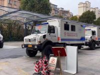 向战“疫”者致敬,我们“星”连心!