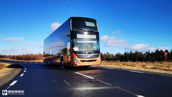 取消传统后视镜,带您领略沃尔沃最新发布的9700DD双层豪华大巴的魅力