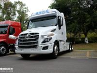 能自动驾驶的乘龙T7长头卡车实拍，还是600马力国六车型，黑科技真抢眼