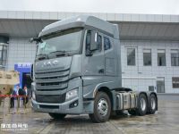 想买旗舰重卡，又喜欢康明斯动力？配置康明斯X12发动机的格尔发K7牵引车实拍