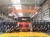 再创新高丨中国重汽HOWO轻卡月产突破15000辆