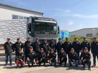 用爱与关怀点亮希望,你的风雨兼程都有沃尔沃卡车日夜守护