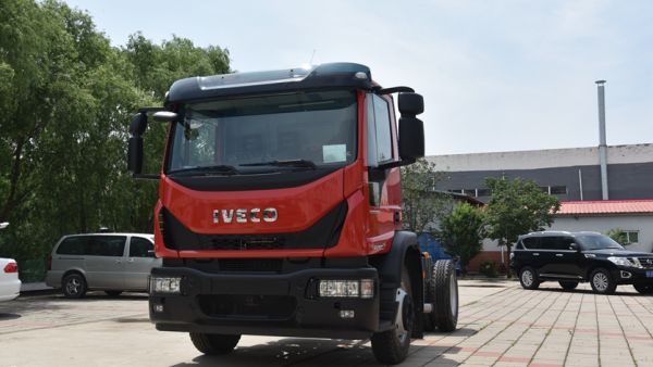 售价60多万的中卡载货车见过吗,依维柯EuroCargo为啥卖这么贵?