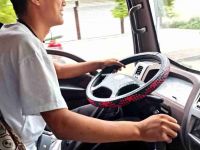 屡遭卡车安全背叛,飞碟W系让最爱卡车的他重拾儿时梦想