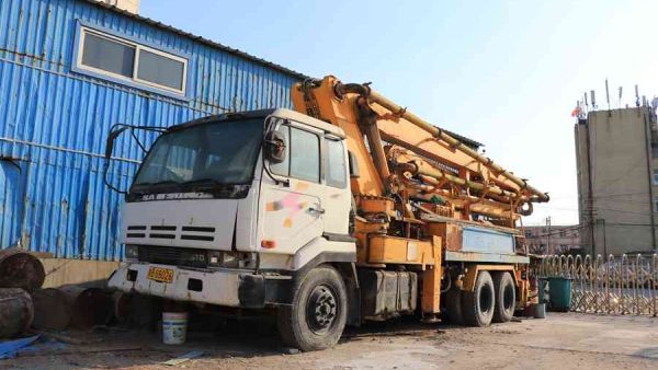 实拍罕见的三星卡车，还是熟悉的SAMSUNG标志，如今已经成了活化石