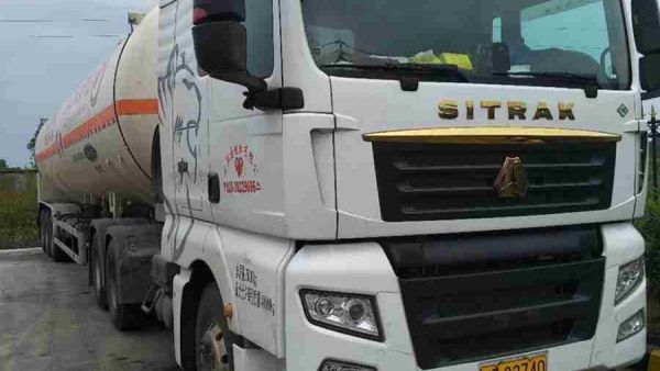 百公里气耗28.65公斤！万雪冰：汕德卡C7H危化燃气车省气、高效更安心！