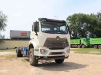 定制版重汽豪瀚N5G泵车底盘实拍，还是国六排放，性价比真高！