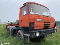 内八字悬架是标志，百公里油耗能冲49.5，6X6太脱拉T815重卡实拍