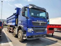 12挡变速箱更适应工地路况,440马力柴油动力,豪沃TX自卸车实拍