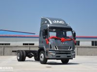 6.8米载货车火了，现在跑干线买哪款更好，骏铃V9国六载货车怎么样？