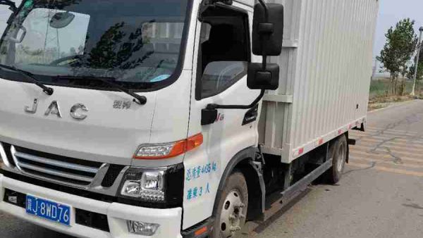 国三换车选骏铃,商超车队十年来全是骏铃车