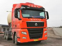 开过豪瀚驾过豪沃，如今拥有一辆汕德卡成为他移动的家