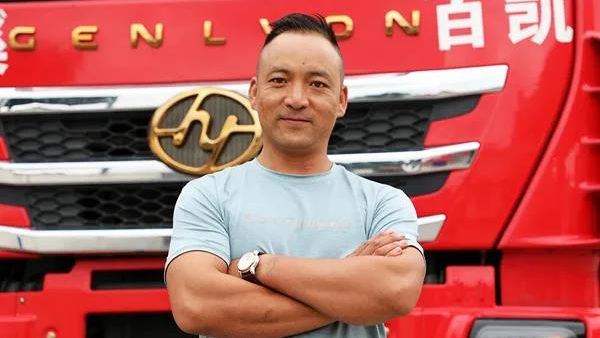 红岩杰狮一路相伴，彝族小伙陈荣华走上梦想的人生