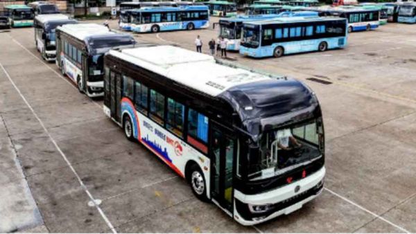 金旅全新“地铁巴士”亮相，全平地板造型亮丽，它能再次引领行业吗