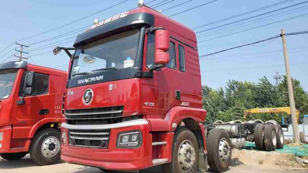 陕汽轩德新改款的翼系前四后八实拍，外观很惊艳，性价比也不错