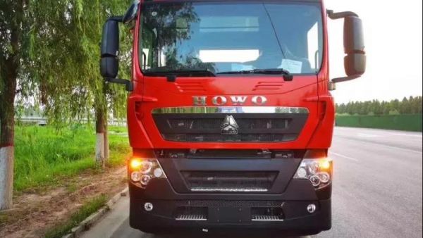 车高近2.97米,豪沃TX7牵引车,短途运输首选!