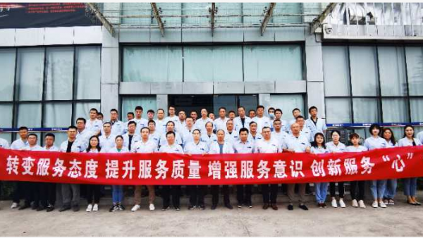 陕汽重卡 | 贴心服务立口碑，勇挑重担助腾飞