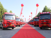 红岩杰卡港口牵引车批量交付山东客户 助力智慧物流高质量发展