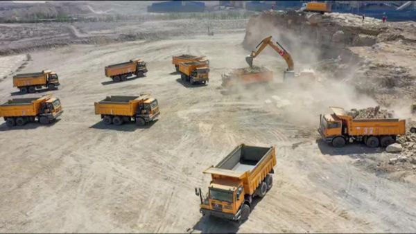 搭载法士特变速器的非公路自卸车批量交付鄂尔多斯客户