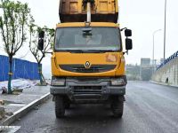 渣土车用进口卡车底盘，谁家这么豪气？国内比较少见的雷诺Kerax 自卸车实拍