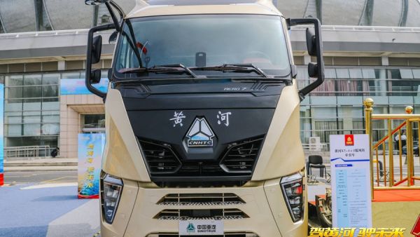 5轴奥威J5P载货车实拍，带您看沃尔沃客货混装巴士，提加一周好文推荐