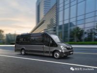 曼恩TGE Coach豪华中型游览客车亮相，可选空气悬挂8速自动档