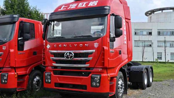 红岩杰狮C6燃气车实拍，整车轻量化三千公里长续航，上市就火了