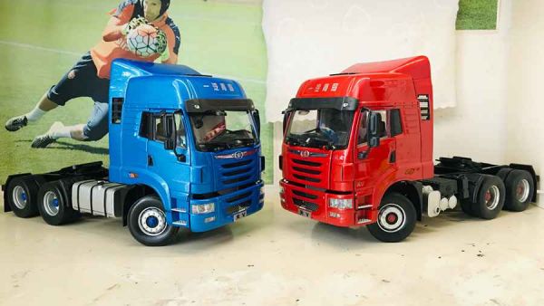经济型平地板重卡,模型做工真不错,两款青岛解放天V重卡模型实拍