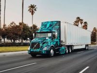 半挂卡车市场的“未来之星”，沃尔沃VNR纯电动半挂式卡车上路运行