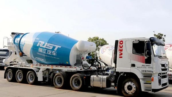 上汽红岩这款车，让您不超载也能赚大钱