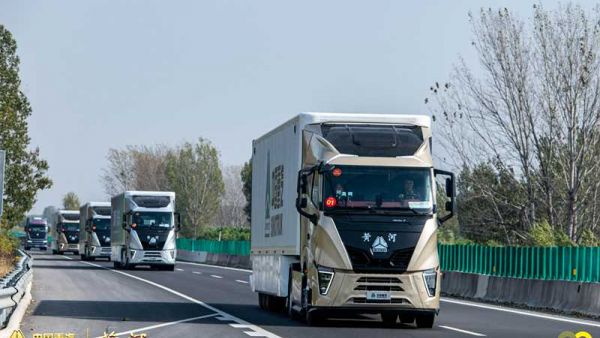 从你的全世界路过，“黄河”重卡邂逅黄河，荣耀绽放！